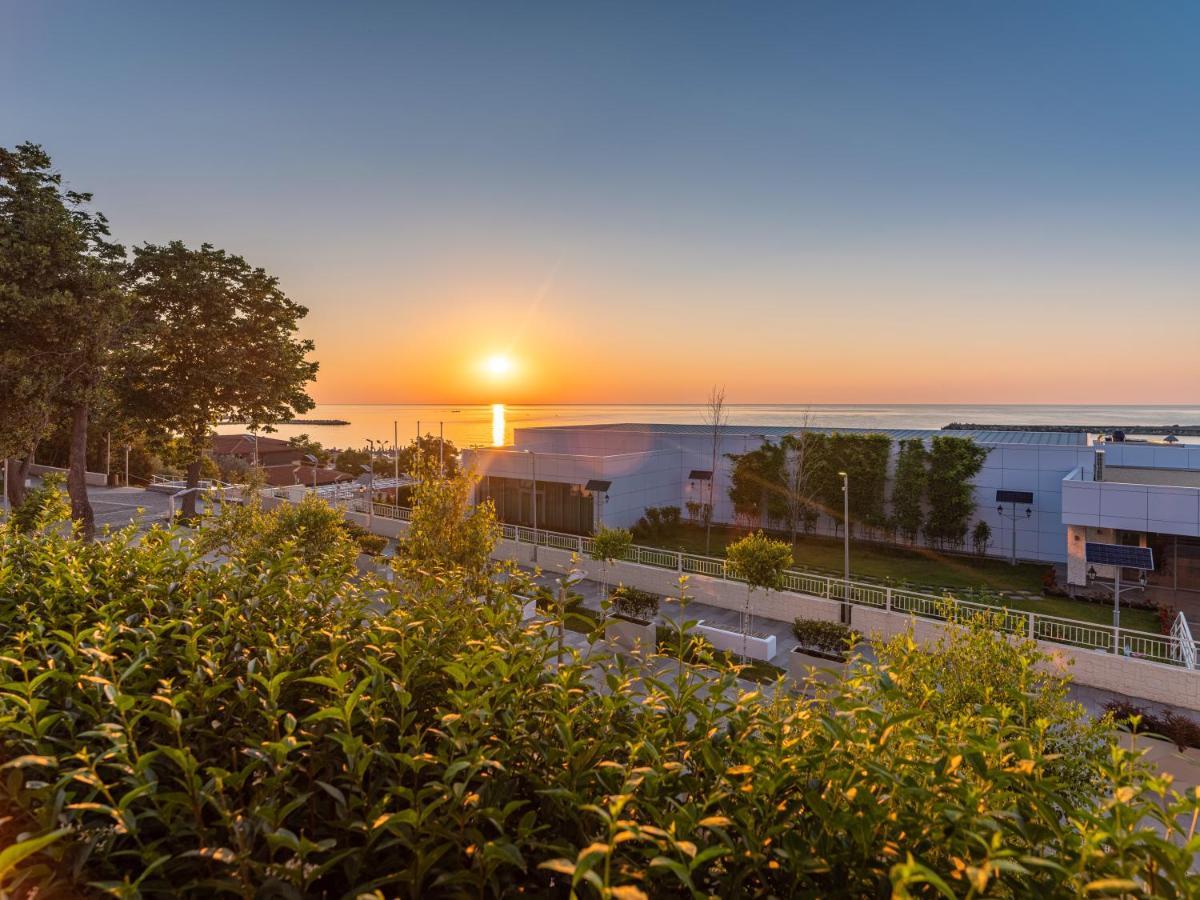 New Belvedere Mangalia Bagian luar foto